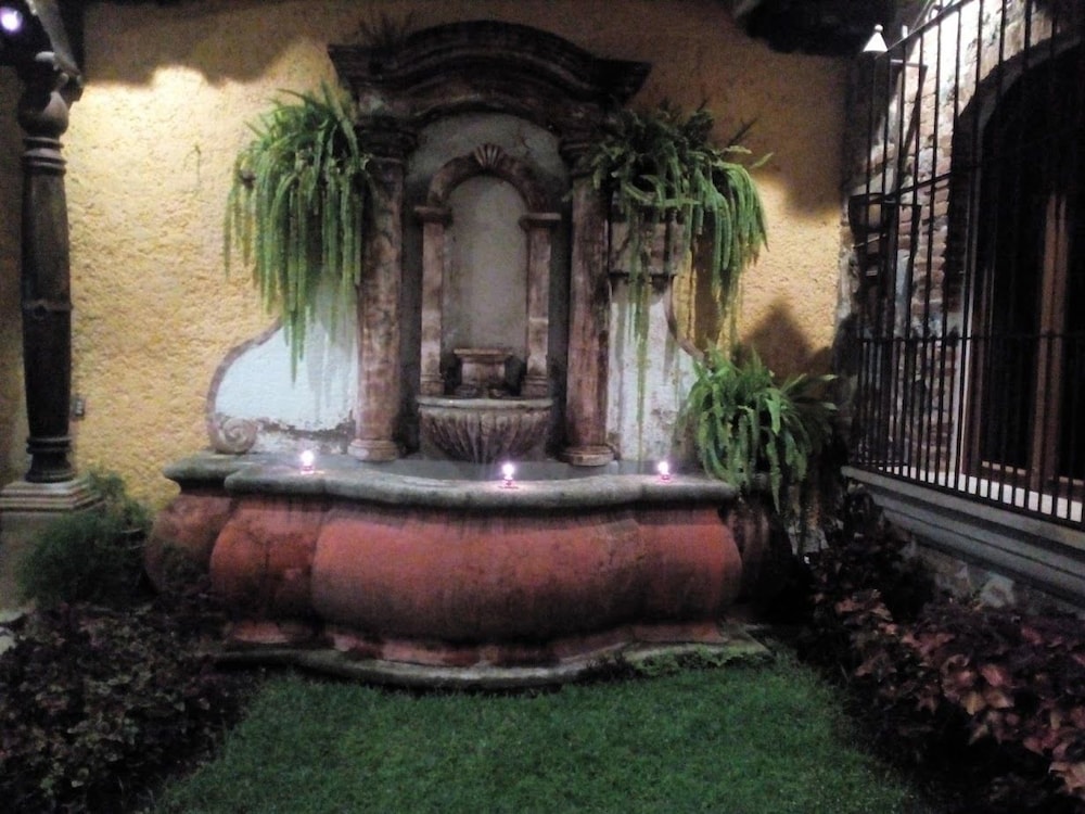 La Casa De La Alameda