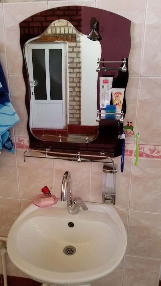 Payraviy Guest House - Hostel