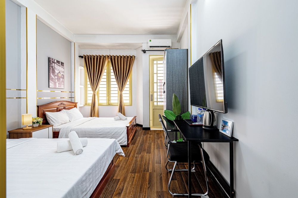 Saigon Central Group Stay