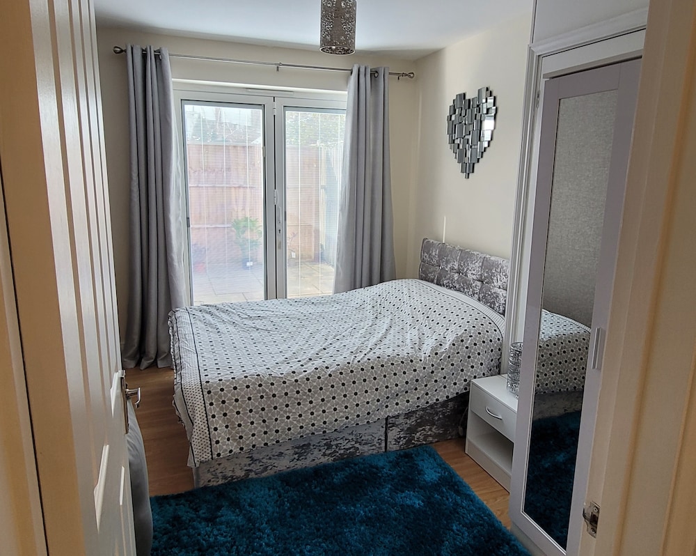 Apartment - Sleeps 2 - Parking - Wi-fi view 4