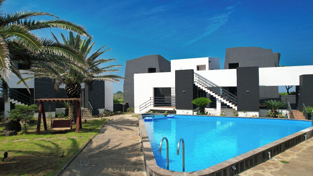 Yegerina Resort