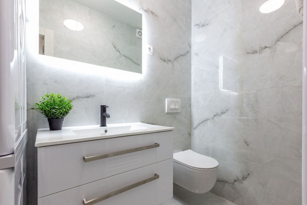 Exquisite Prestige Luxury Apartments With Shared Pool