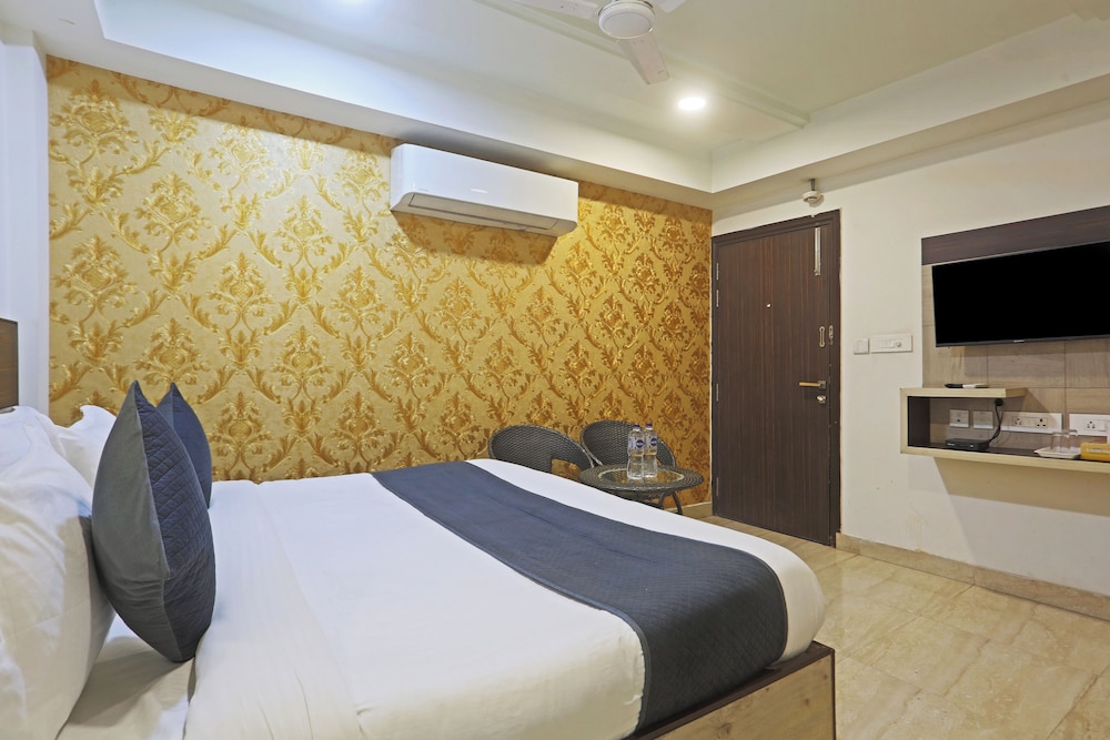 Hotel Aerostar Gold Near Yashobhoomi