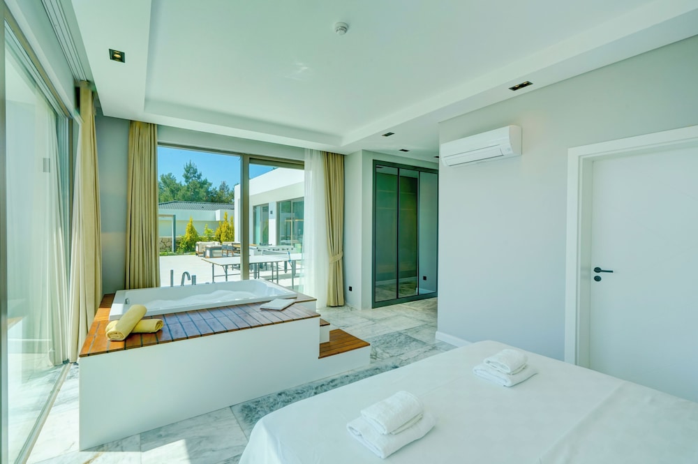 Pluto-1 PLANET LUXURY VILLAS