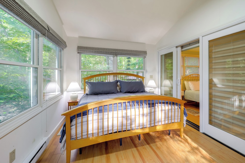 Mtn Home w/ Deck & Community Amenities in Newland