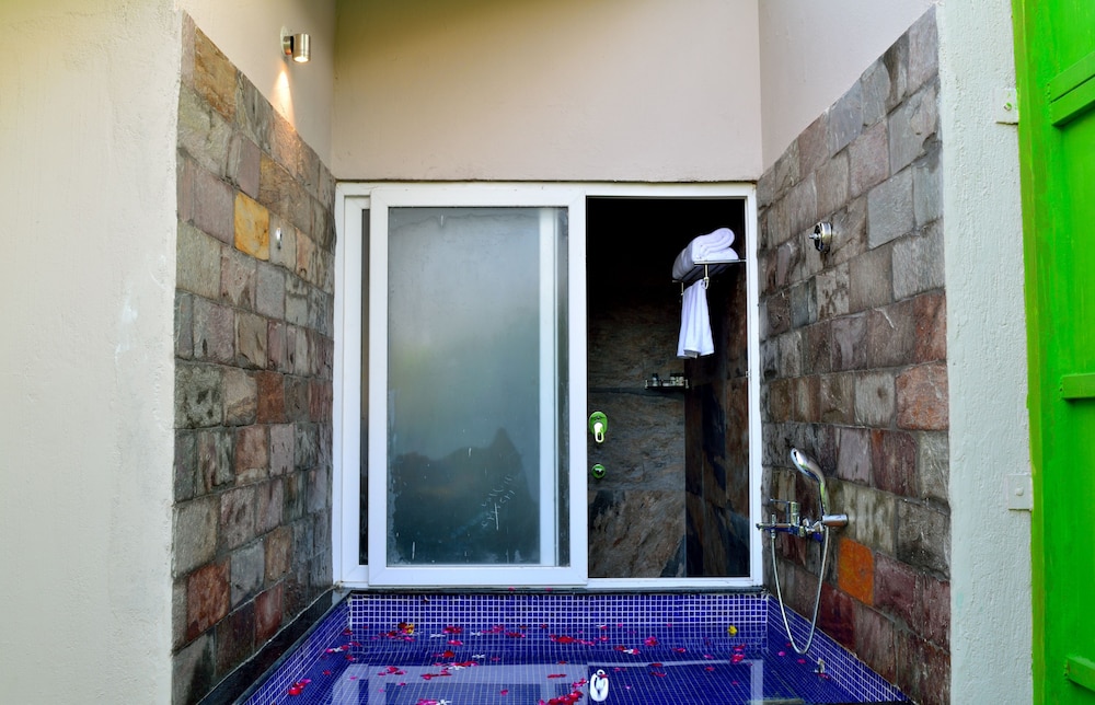 Bamboo Saa Resort & Spa