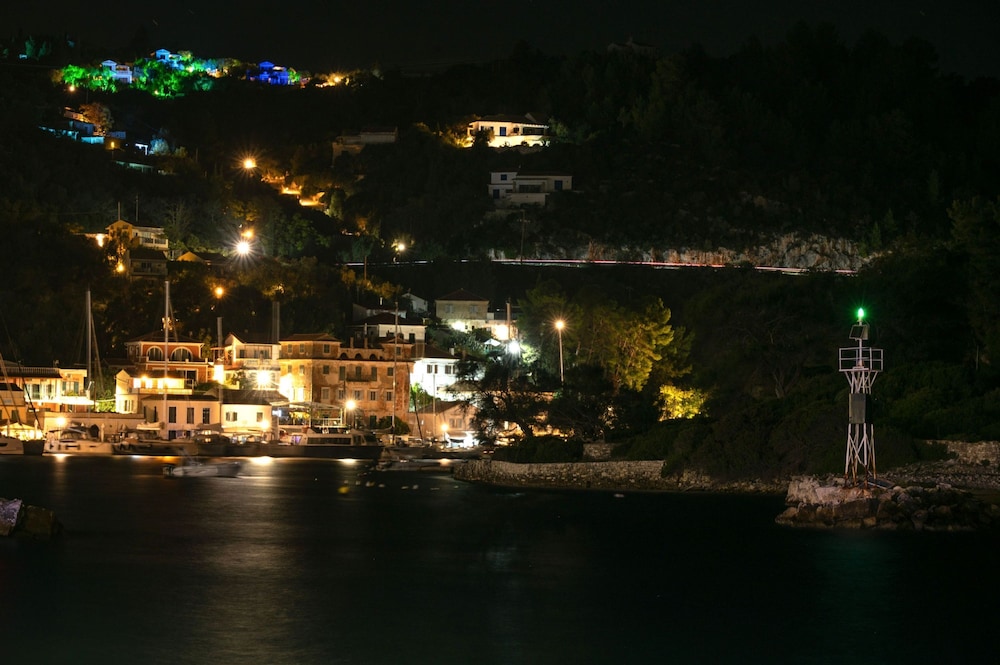 Lefkas Apt in Gaios With 1 Bedrooms and 1 Bathrooms
