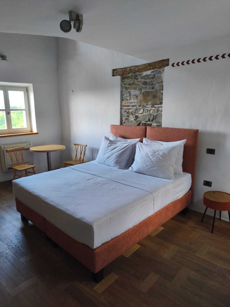 SMARTnoOK Rooms & Apartment