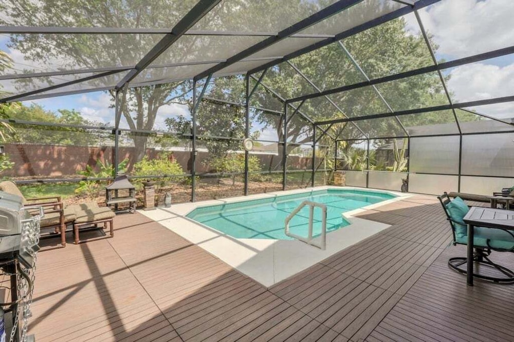 Large 4 bedroom Pool Home With Relaxing Vibes 4 Villa