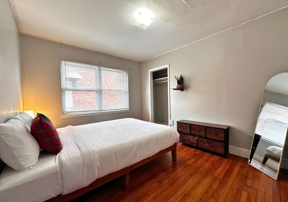 Cozy 3BR Retreat w Office