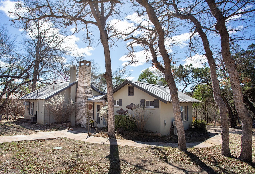 Hill Country Retreat 2 Bedroom 2 Bath