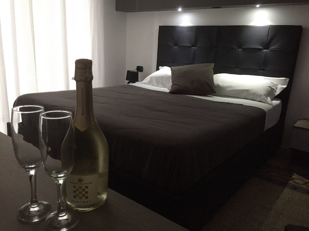 MB95 Mezzocannone Luxurious B&B