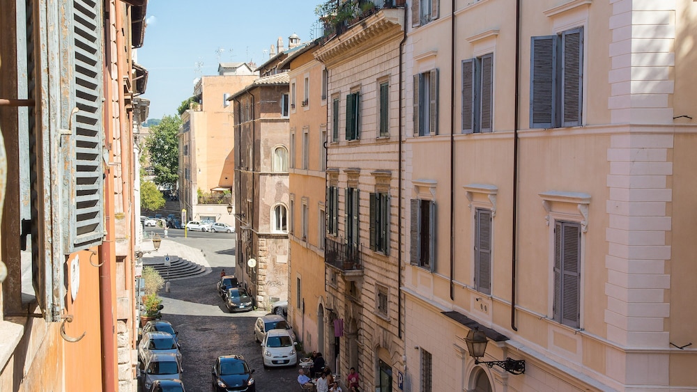 Rental in Rome Giulia Atmosphere