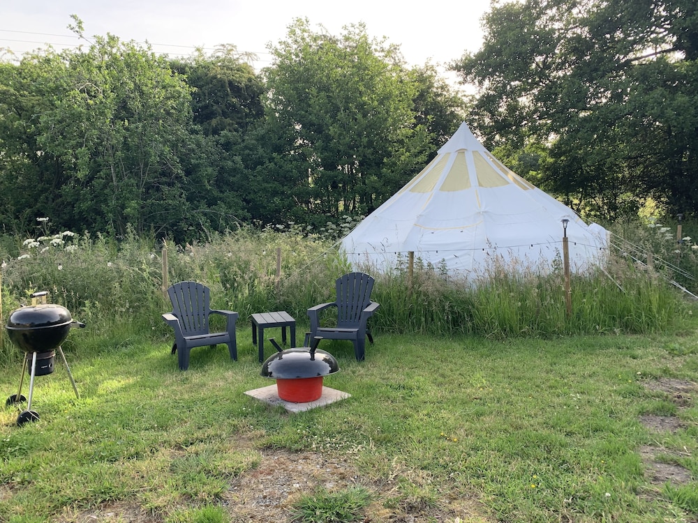 Loughborough Vacations - Stunning 1-bed Star Gazing Bell Tent Loughborough - Property Image 6