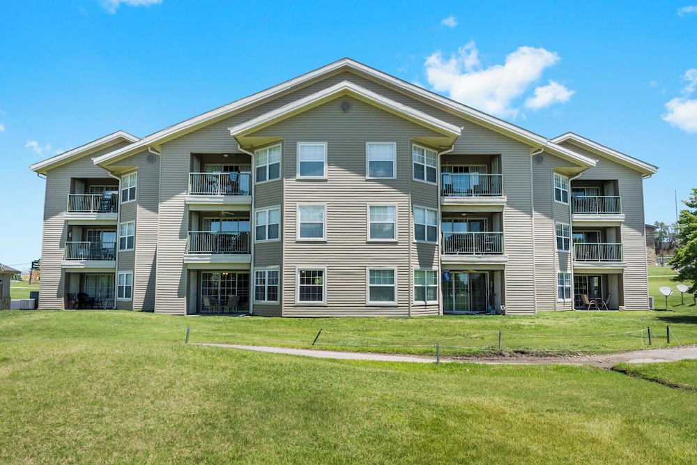 Golf View Escape - Holiday Hills Branson - Golf - Outdoor Pools view 4
