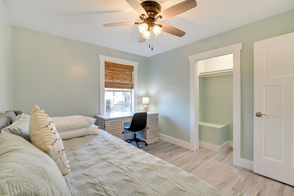1 Block to Beach: Home w/ Patio in Murrells Inlet!