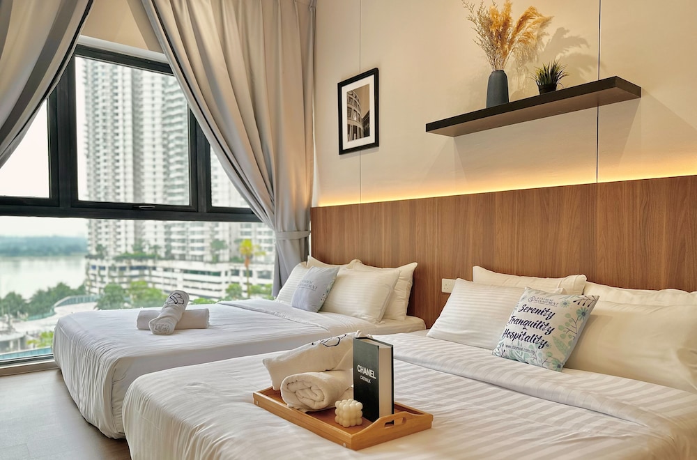 Country Garden Danga Bay Sea View Homestay by Stayrene