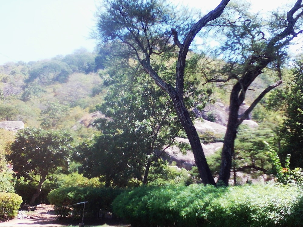 Nkhudzi Beach Lodge