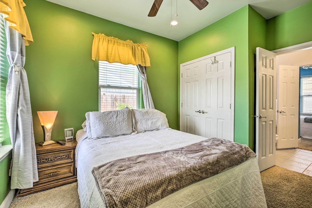 5 Mi to Bourbon Street: Nola Home w/ Fenced Yard!