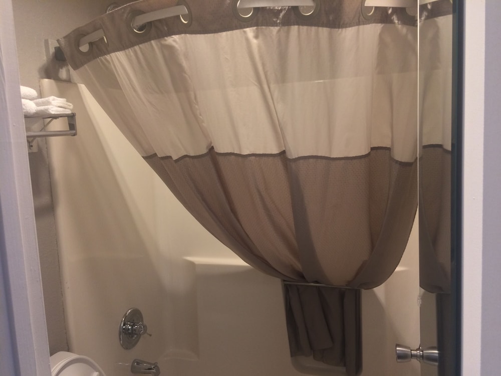Hillsville Vacations - Motel 6 Hillsville, VA - Property Image 37