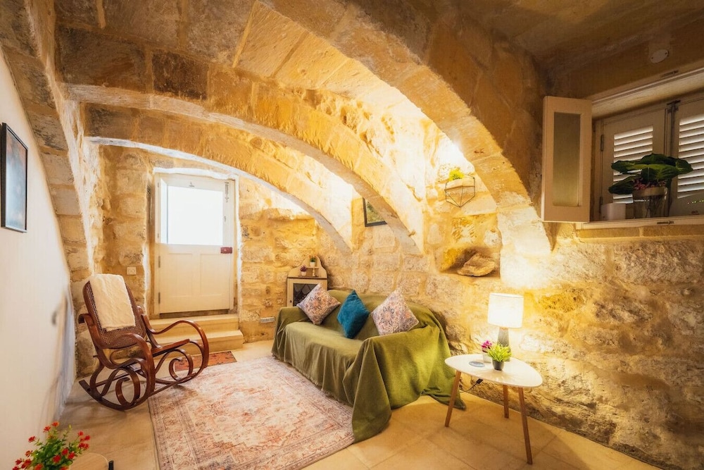 Traditional 500 Year old Gozitan Townhouse