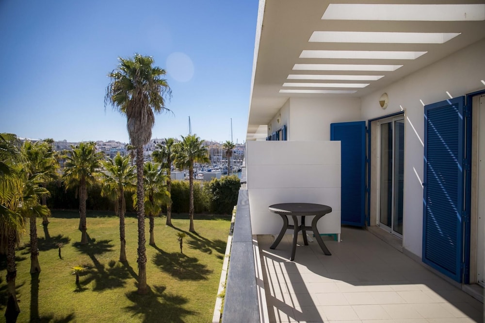 B06 - Top Floor Marina Club 2 Bed Apartment by DreamAlgarve