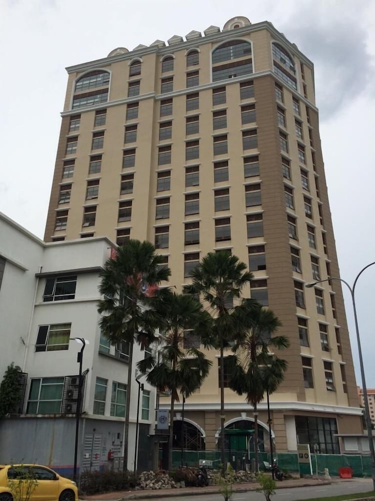 Pinnacle Kelana Jaya by Airhost