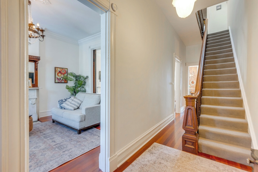 Home 2 Mi to Dtwn St Louis: Great for Families!