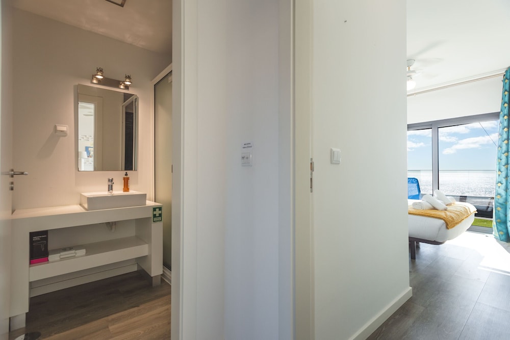 Aqui H Casa by Atlantic Holiday