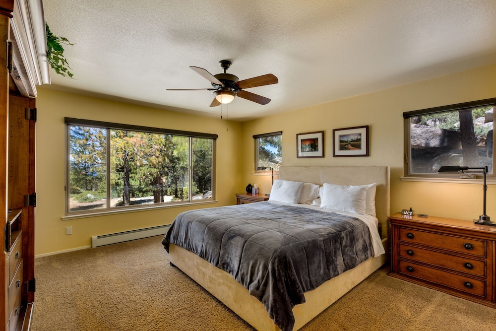 Tudor Lodge 4 Bedroom Home
