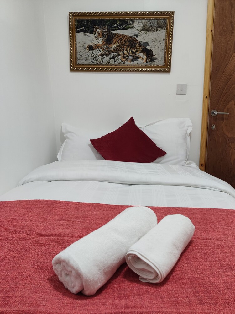 Tower Bridge Roomzzzz BnB