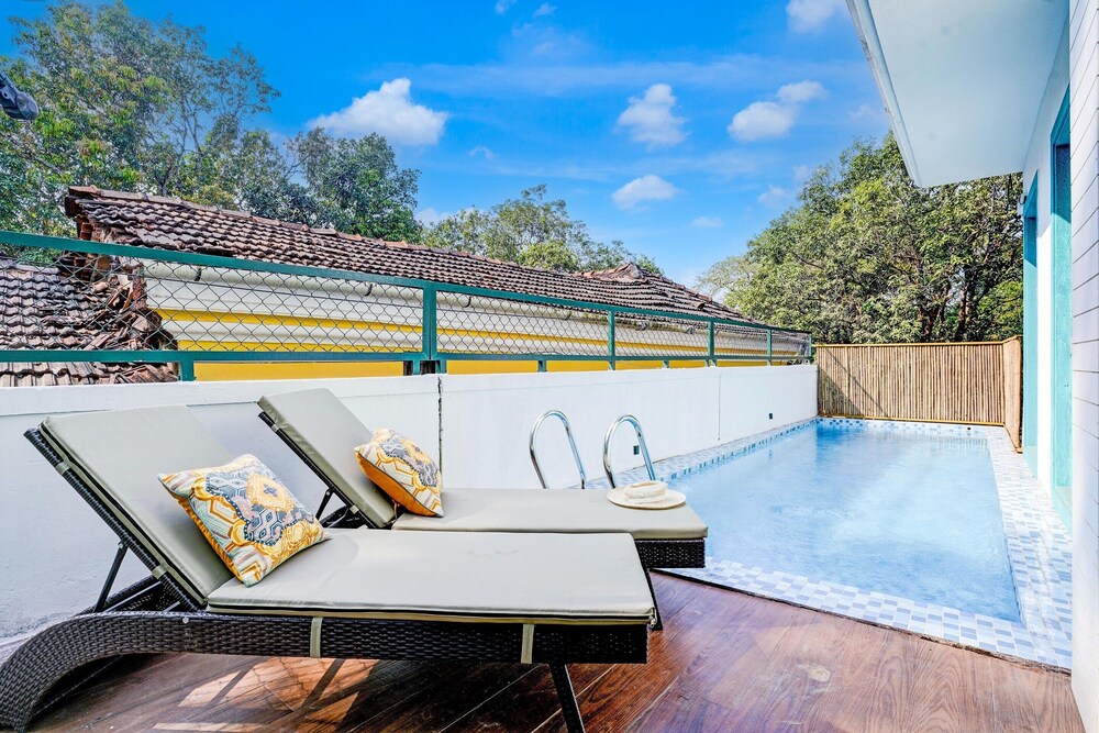 Villa in Siolim Near Morjim Beach