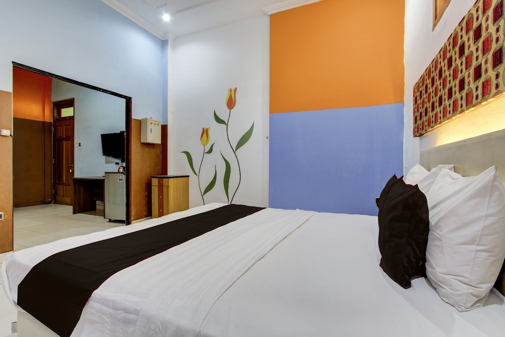 Hotel O Solo near RS JIH Solo formerly Azifa Inn
