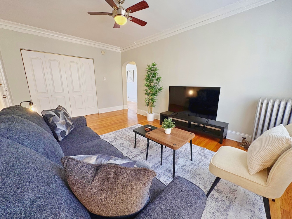Furnished 1BR - Woodlawn 2W