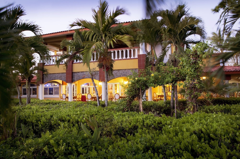 Las Olas Resort