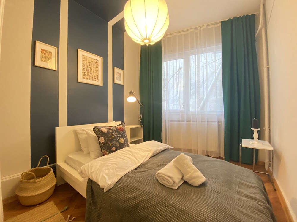 Charming Flat Near Osmanbey Metro Station