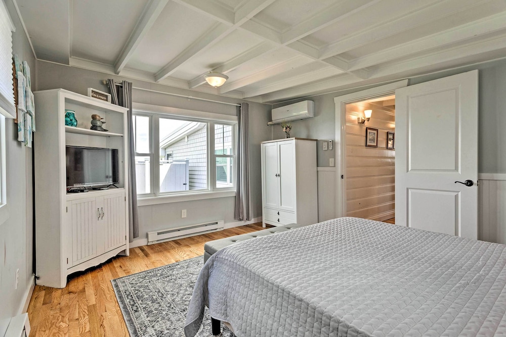 Waterfront Portsmouth Cottage: 8 Mi. From Newport!