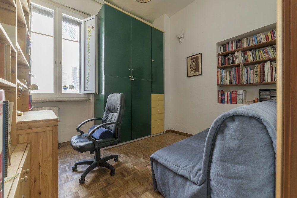San Lorenzo Wooden Flat