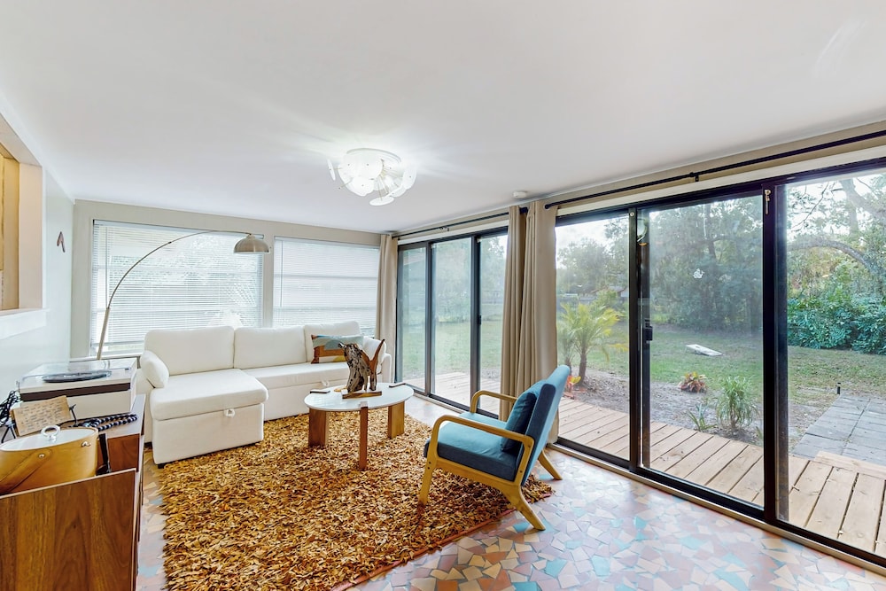 3BR Dog-friendly House, Central A/c, Cornhole