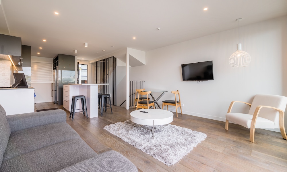 Private 3 Bedroom with Ensuite Bathrooms