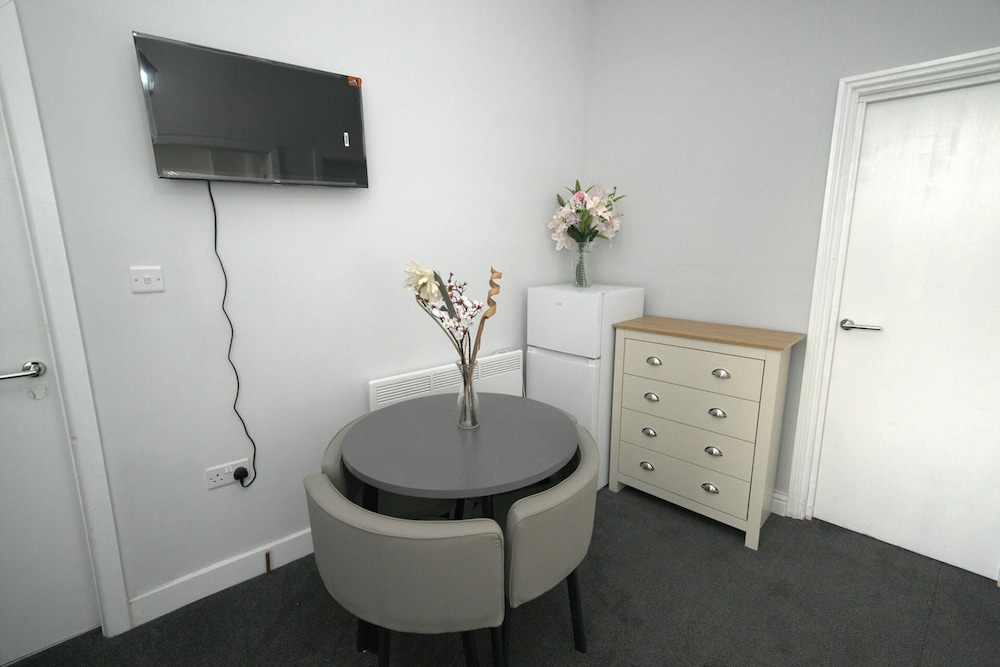 Charming Oxford Apartment in Telford - Flat 1