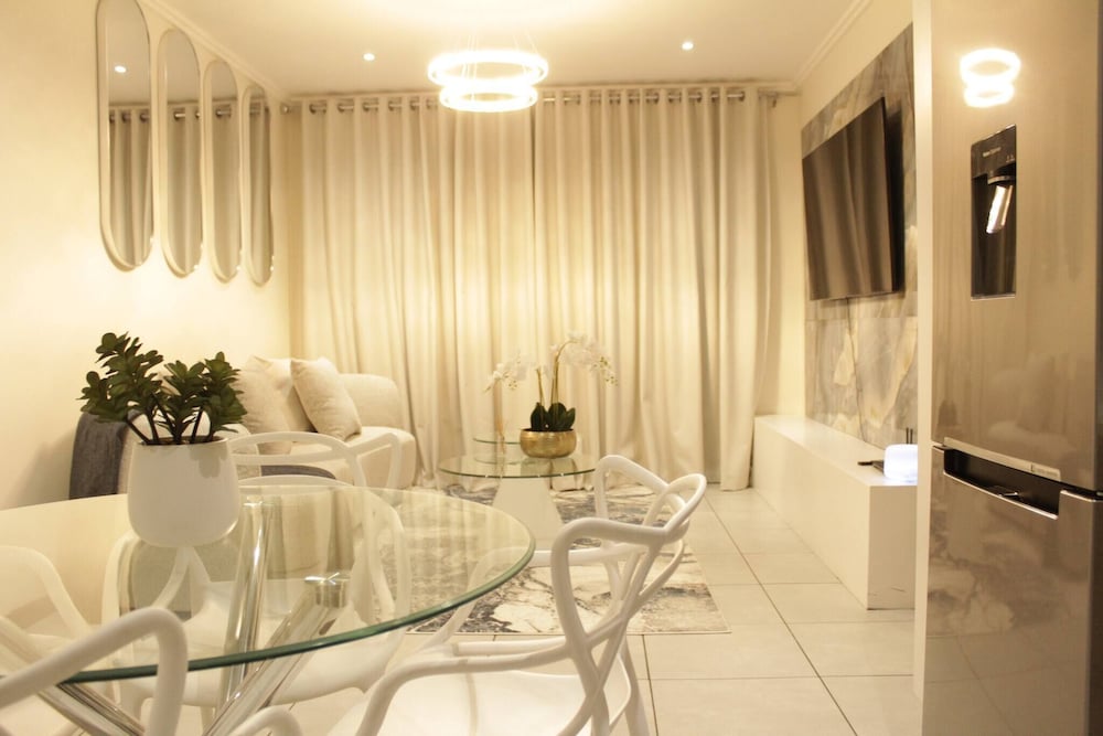 Stunning 2 bed Apartment Near Monte Casino