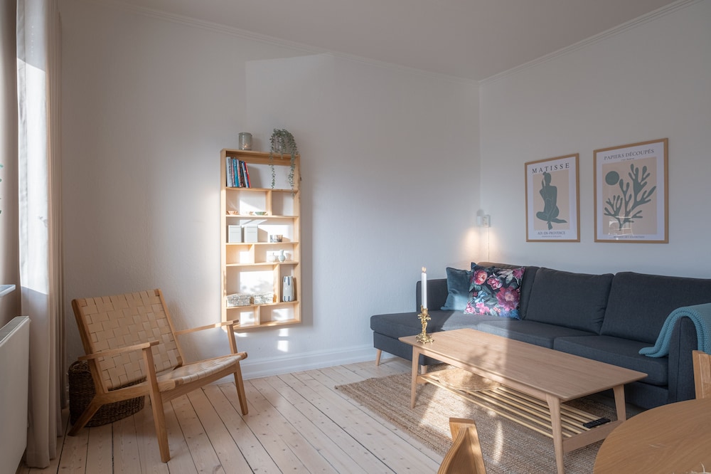 Newly Renovated 1-bed Apartment in Aalborg view 5