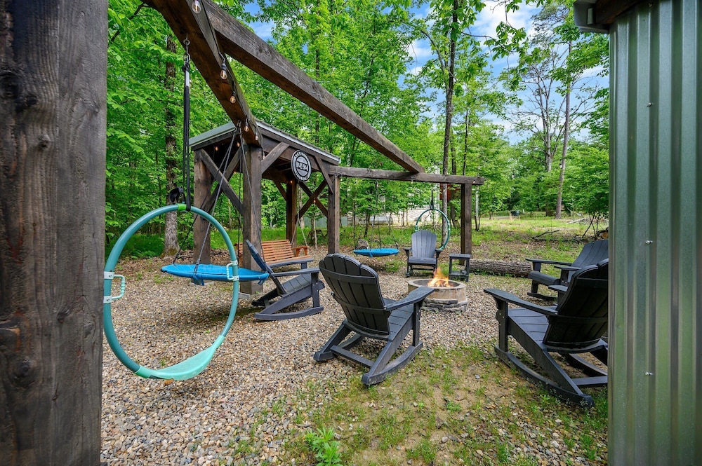 Stardust Hollow Cabin for 14