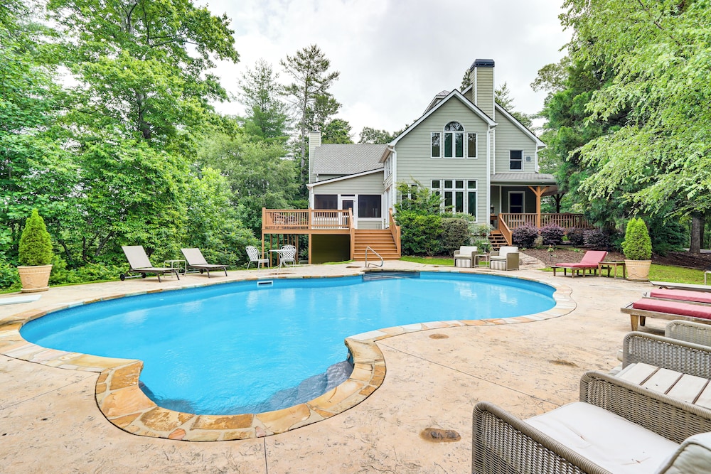 Game Room & Fireplaces: Group Dahlonega Getaway