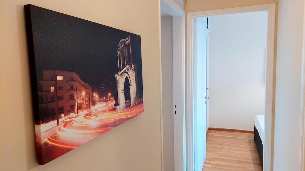 Grand Apartment in Parliament Square