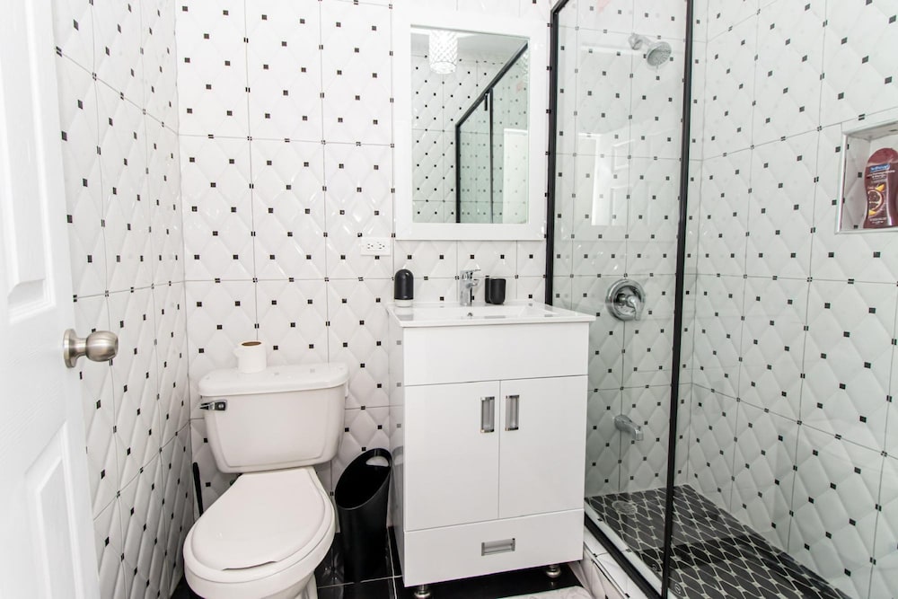 Runaway Bay Gem Suite