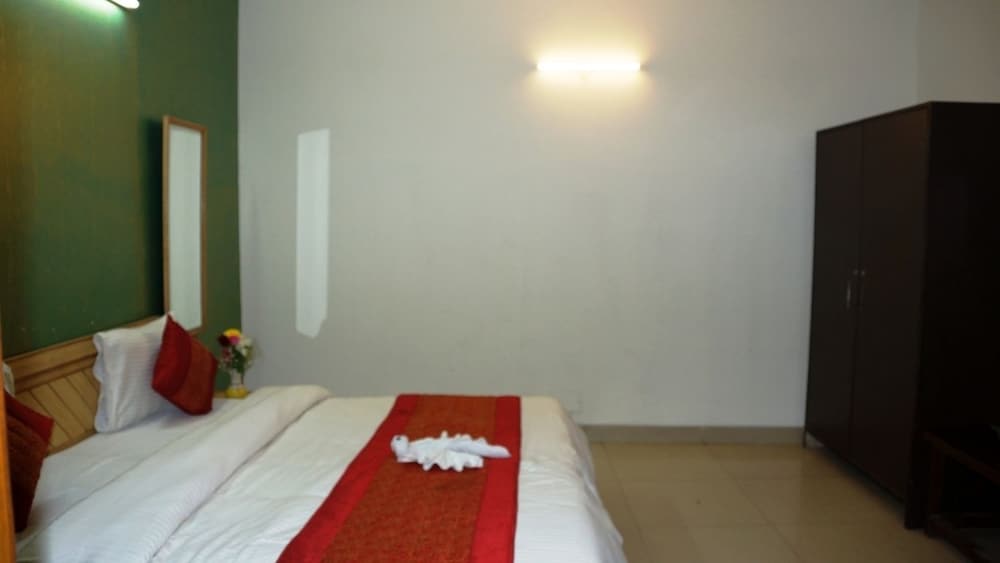 Maxfort Airport Hotel