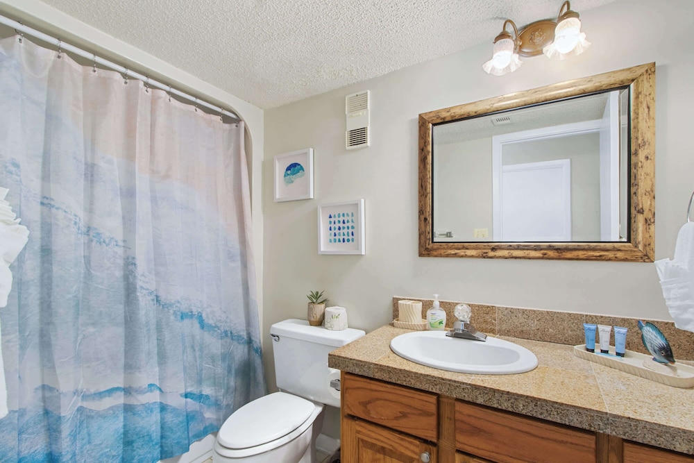 Gulf View 2 Bed Beaches Pool Dining and Fun