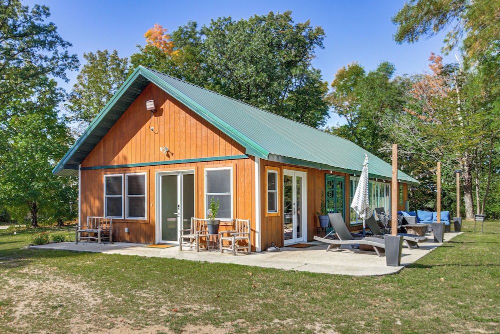 'long Lake Lodge' w/ Watercrafts & Fire Pits